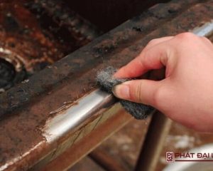 hóa chất tẩy rửa kim loại